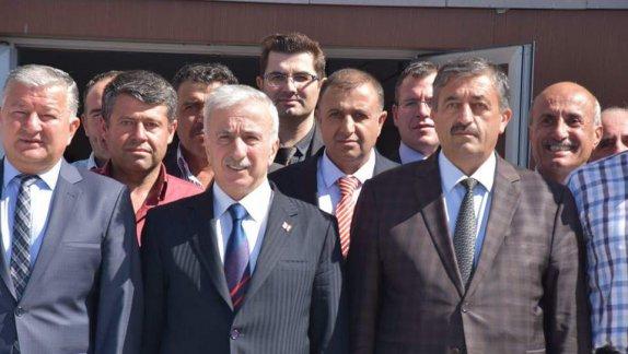 Kayseri Valisi Süleyman Kamçı, "Muhtarlarla Buluşma İlçe Toplantıları" çerçevesinde Tomarza ilçesini ziyaret etti