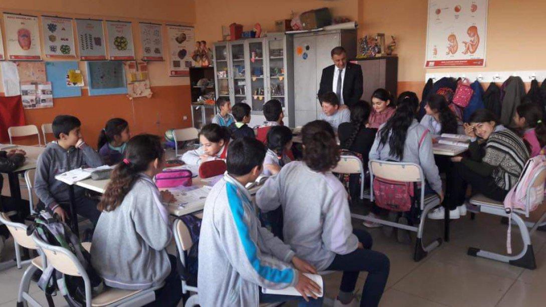 İlçe milli eğitim müdürümüz Mehmet KURT´un okul ziyaretleri devam ediyor