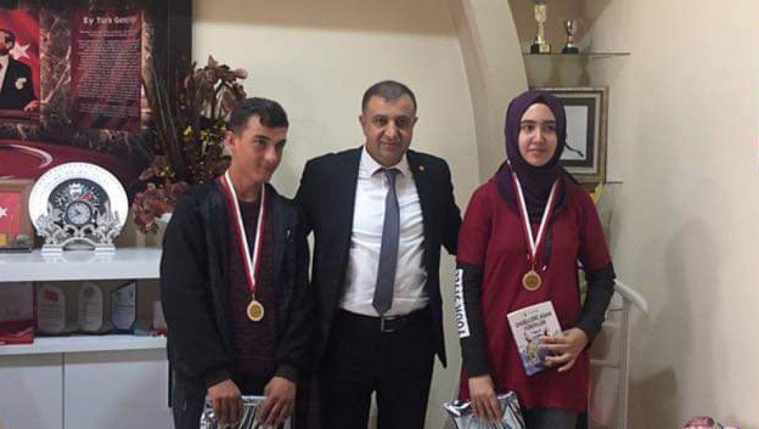 Şehit jandarma Üsteğmen Efkan Cengiz Ortaokulu öğrencilerimizi başarılarından dolayı tebrik ettik