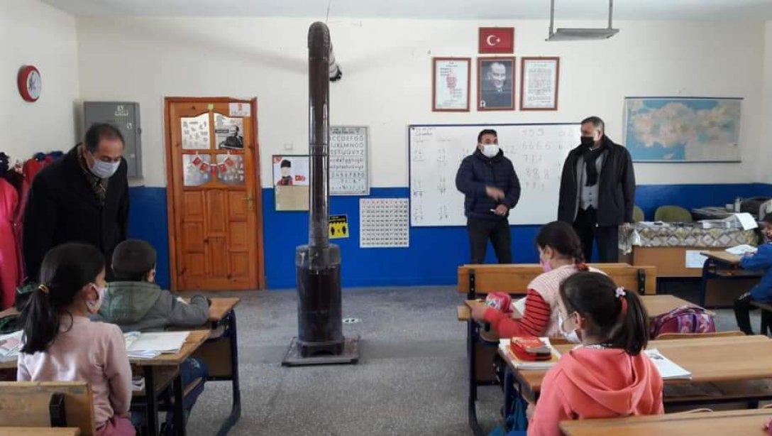 İlçe Milli Eğitim Müdürümüz Sayın Mehmet KURT' un okul ziyareti devam ediyor...