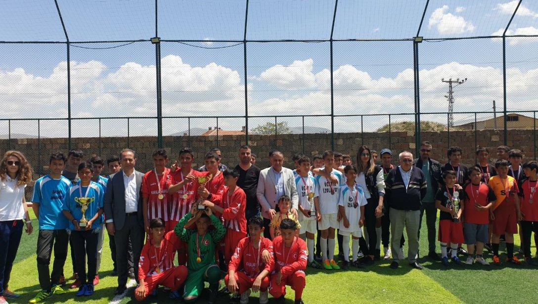 İlçemiz Ortaokulları arasında Futbol Turnuvası Düzenlendi