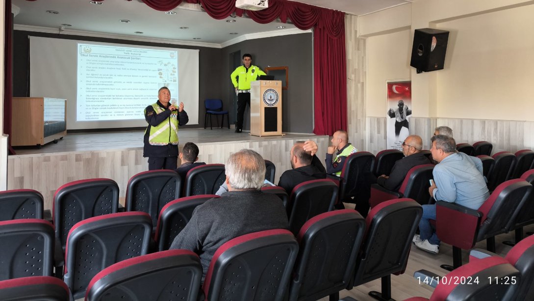 Taşımalı eğitim  kapsamında okul servis şoförlerine ve taşıma merkezi okul müdürlerine yönelik taşıma toplantısı yapıldı.